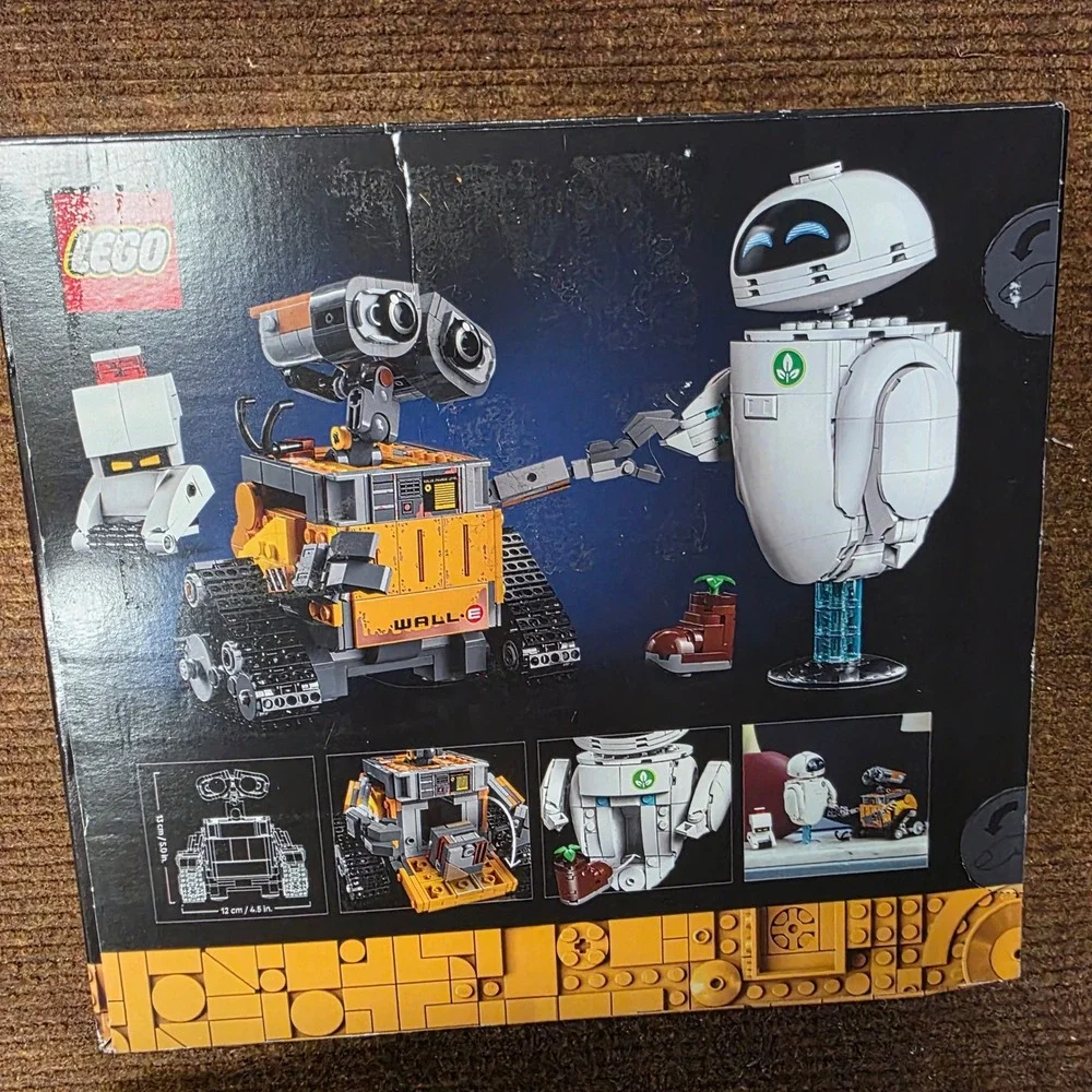 LEGO Disney Pixar WALL-E and EVE 43279 *Damaged Box*